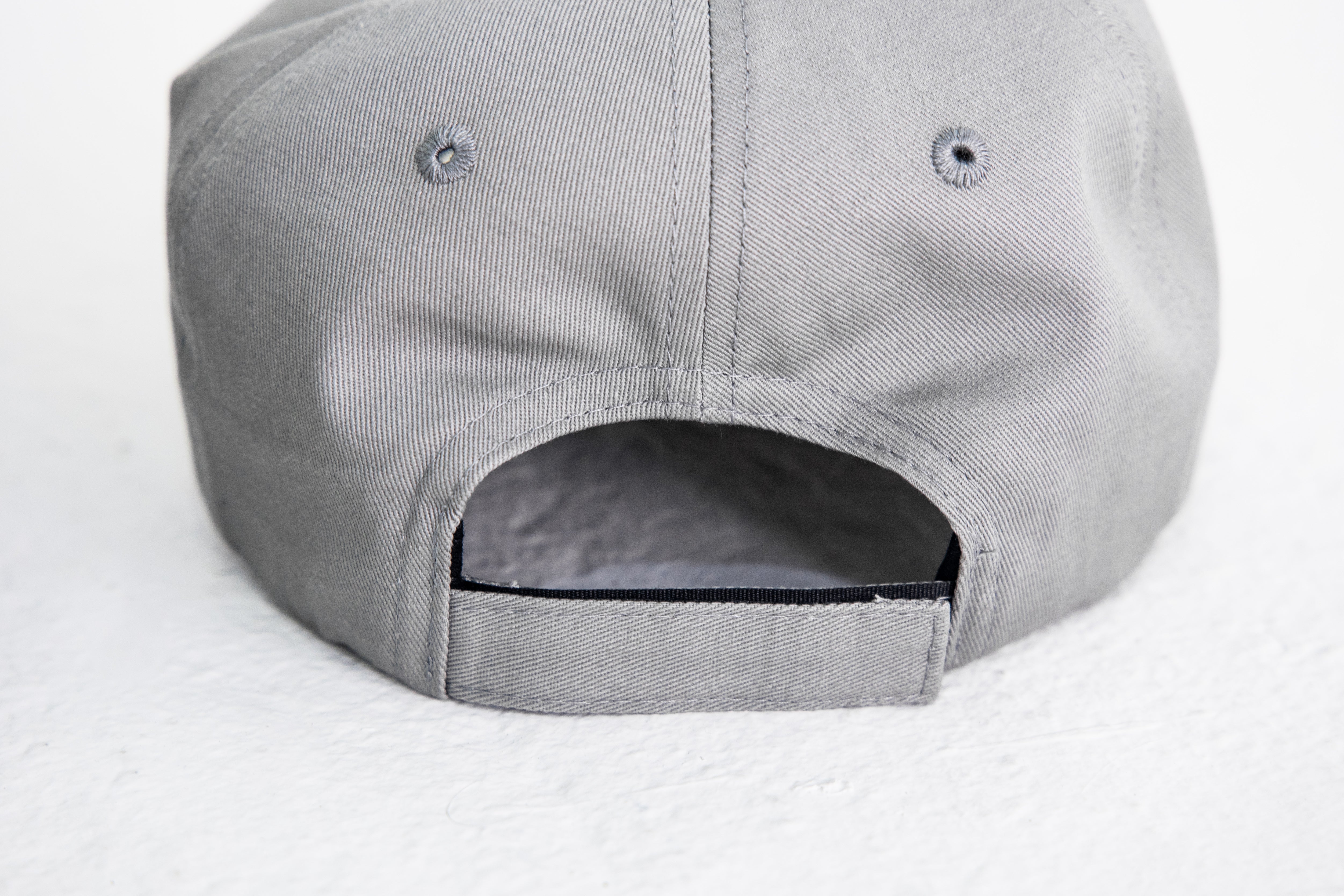 Volto Script Cap